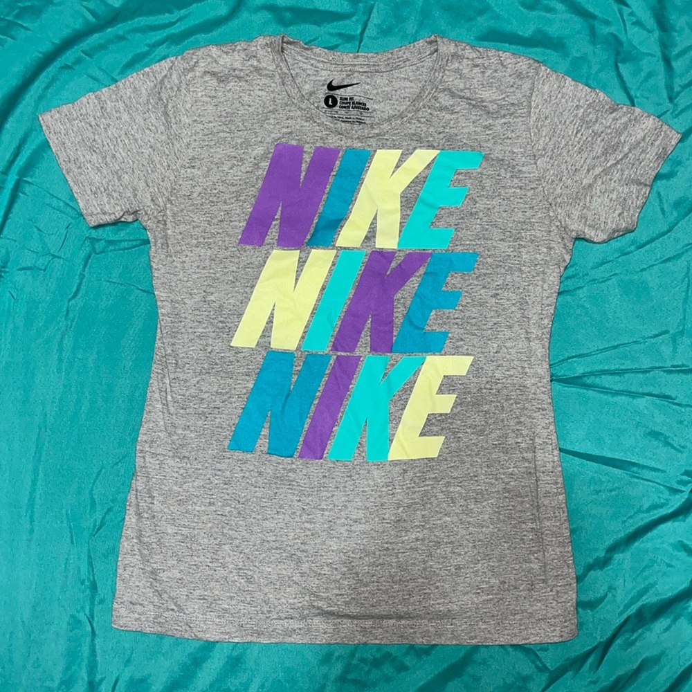 Nike Woman’s short sleeve graphic tee